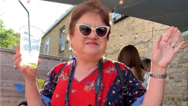 Beth Kress é brasileira, vive em Londres e será uma das primeiras pessoas a serem vacinadas no Reino Unido