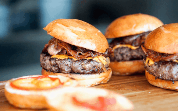 Hambúrguer com bacon