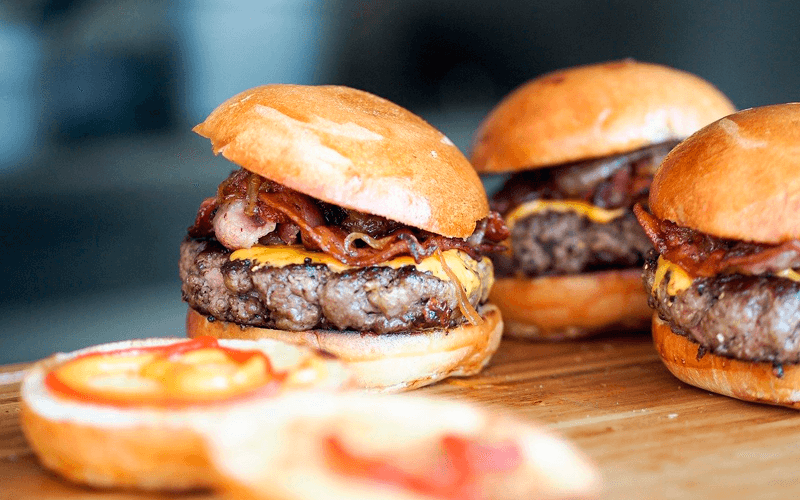 Hambúrguer com bacon