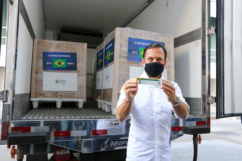 João Doria visita o Instituto Butantan para a liberação de novas doses de vacina. (Foto: Governo do Estado de São Paulo)