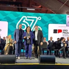 Prefeita de Cabreúva recebe prêmio de Gestão Pública no 67º Congresso Estadual de Municípios em São Paulo.