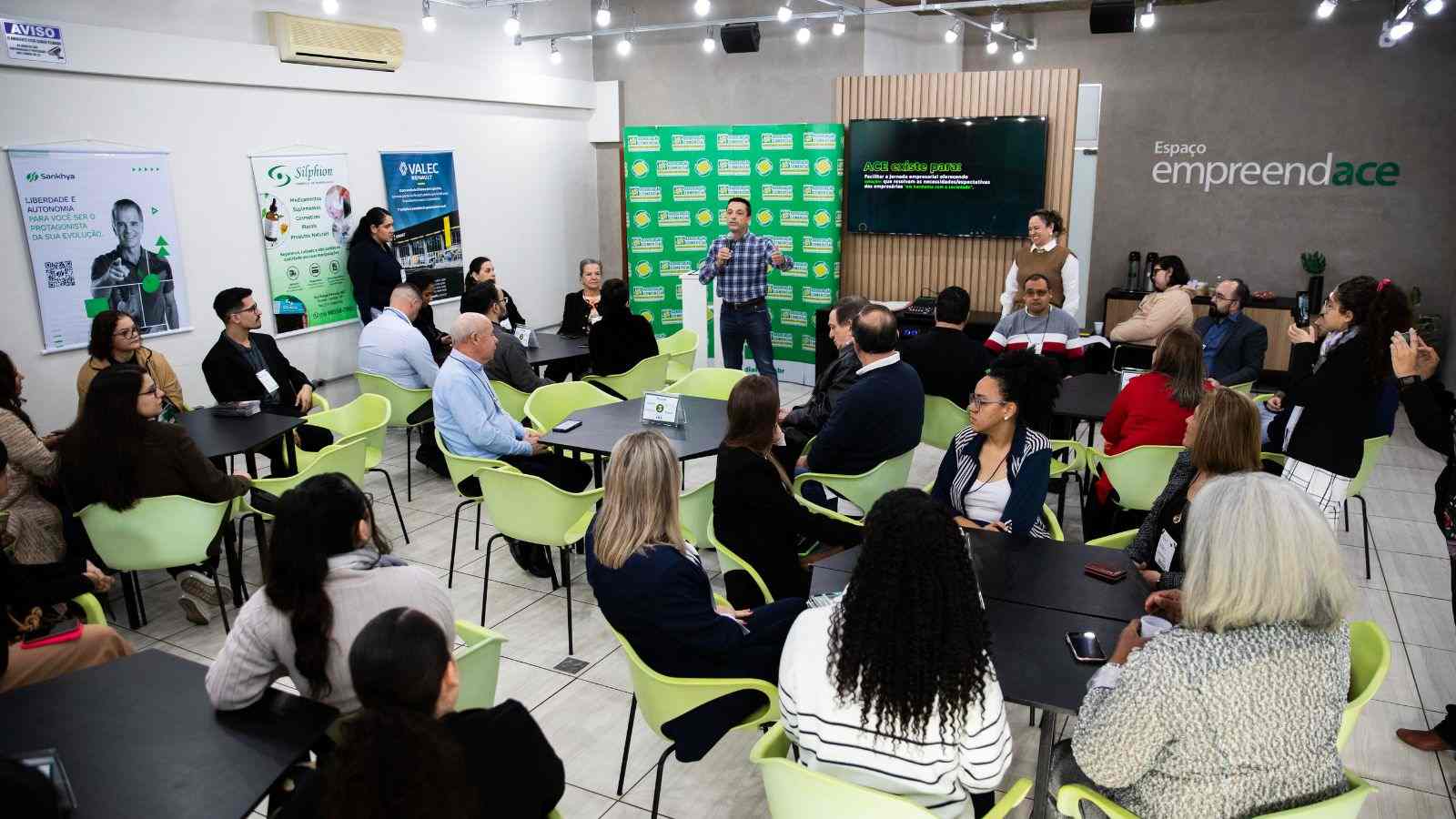 Café de boas-vindas da ACE Jundiaí.