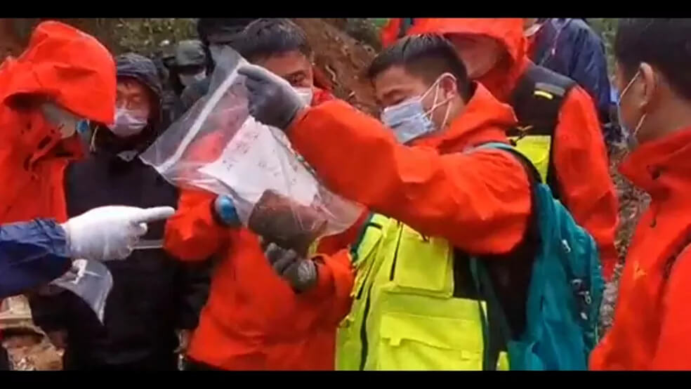 Caixa preta do avião que caiu na China