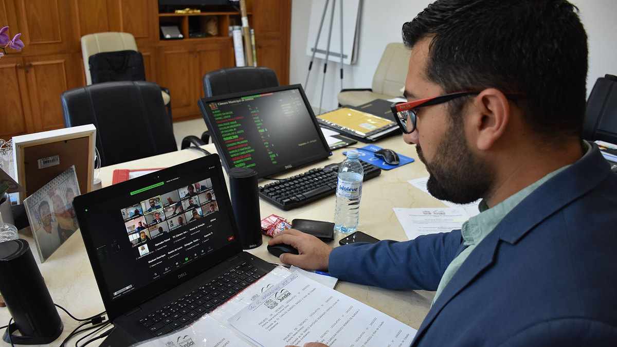 câmara-de-jundiai-1°-sessão-em-libras-2-compressed