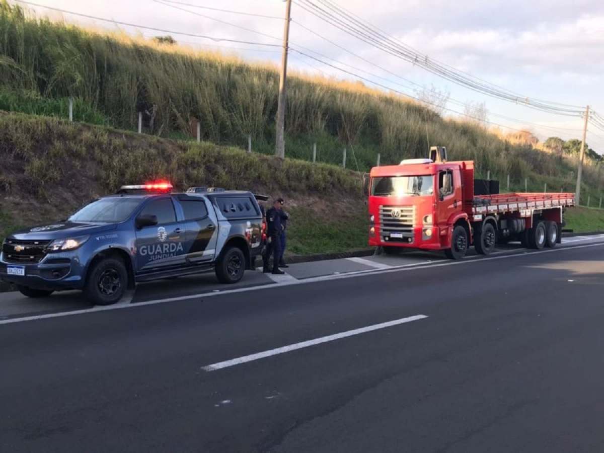 caminhão-abordado-GMJ-compressed