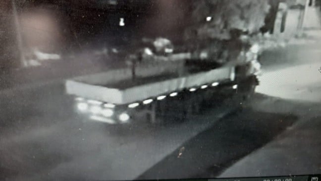Caminhoneiro que atropelou e matou guincheiro é indiciado por homicídio culposo