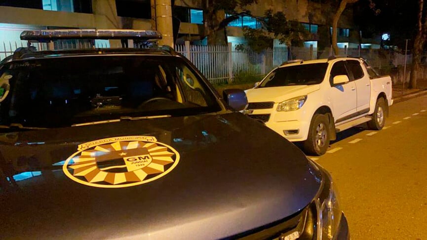 Caminhonete furtada na Vila Arens. (Foto: Divulgação)