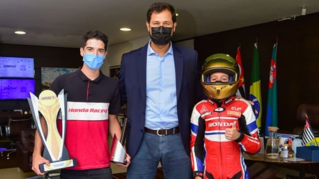 Campeões Brasileiros de Motovelocidade visitam a Prefeitura de Jundiaí (Foto: Prefeitura de Jundiaí)