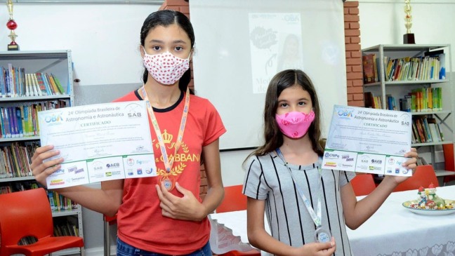 Alunas da escola Prefeito João Aprillanti, de Várzea Paulista, são medalhistas da OBA