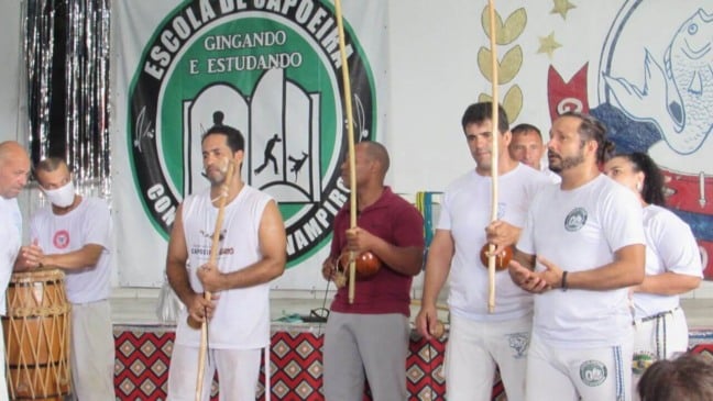 Gingando e Estudando