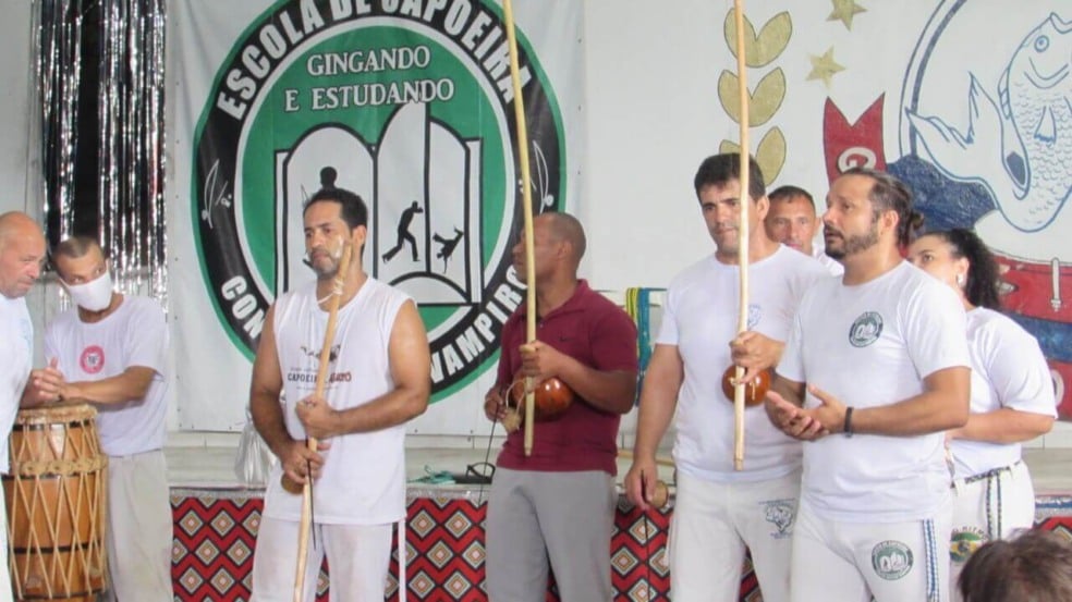 Gingando e Estudando