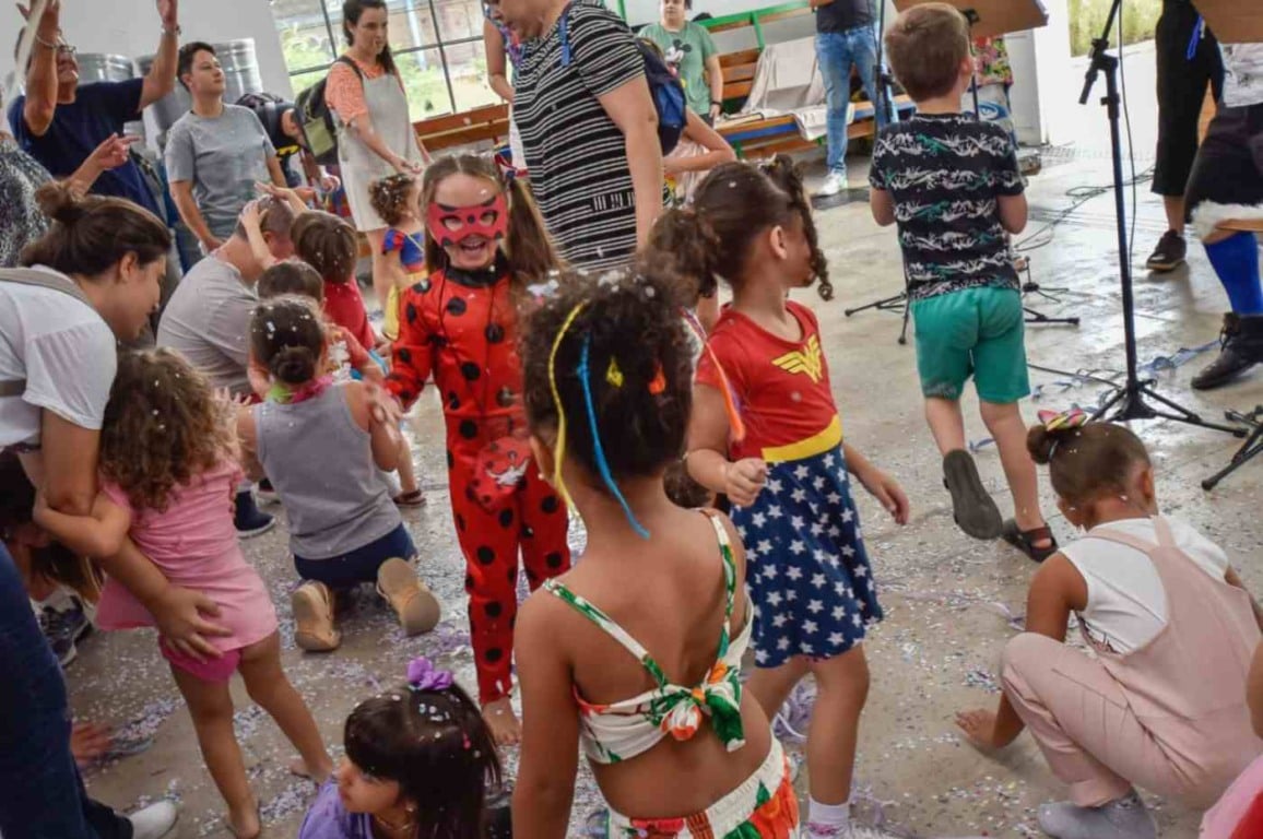 A garotada vai participar de desfile de fantasias e matinê no período da tarde na biblioteca. Foto: Prefeitura de Jundiaí
