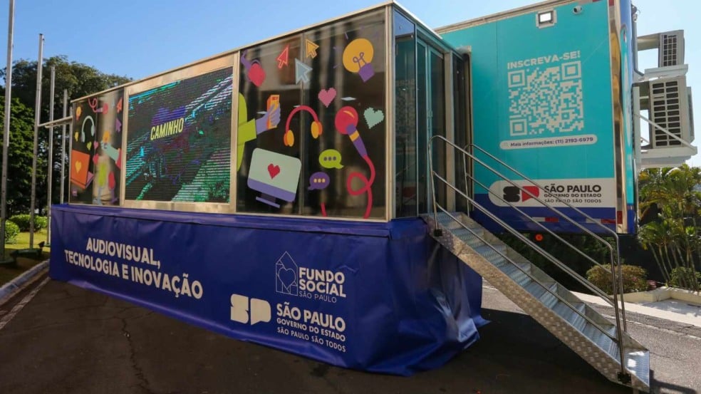 Carreta da capacitação. Carreta da capacitação.