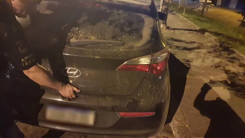 Carro de aplicativo encontrado com objetos de mulher desaparecida