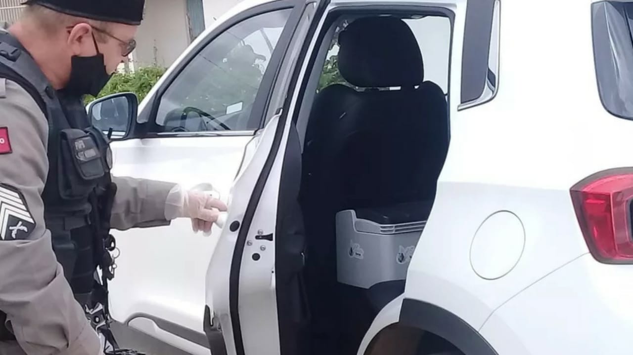 Enfermeira que transportava 70 doses de vacina contra Covid-19 tem carro roubado, na Paraíba
