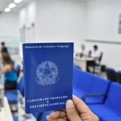 Carteira de Trabalho representa vagas de emprego em Jundiaí