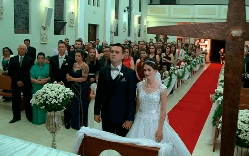 Casal se casou no último sábado (28). (Foto: Reprodução/RBS TV)