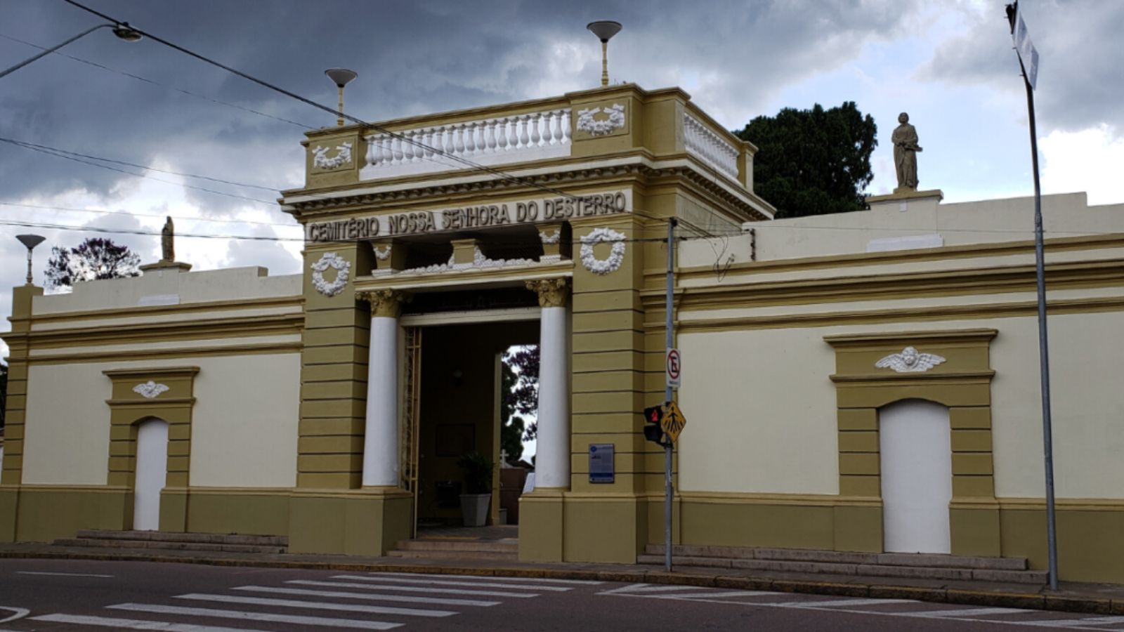 cemitério nossa senhora do desterro, em jundiaí