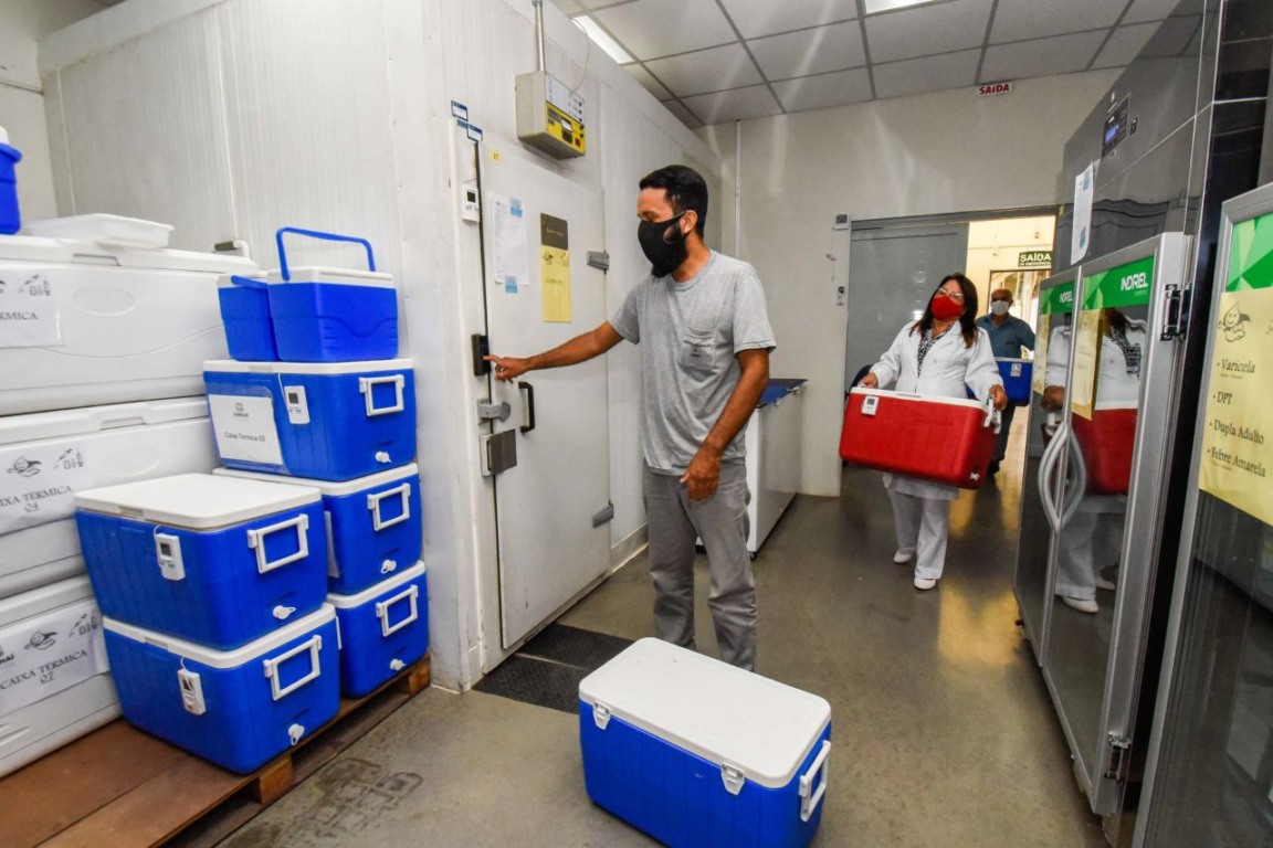 Mais de 9 mil vacinas contra Covid são recebidas em Jundiaí destinadas à segunda dose Mais de 9 mil vacinas contra Covid são recebidas em Jundiaí destinadas à segunda dose