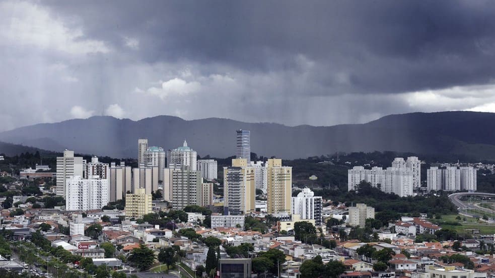 Jundiaí vista de cima com clima frio