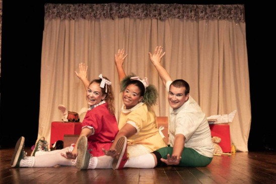 Na Biblioteca, as atrações para o público infantojuvenil começam sempre às 11h. Neste sábado (22), tem contação com a a Cia. Giro no Biombo