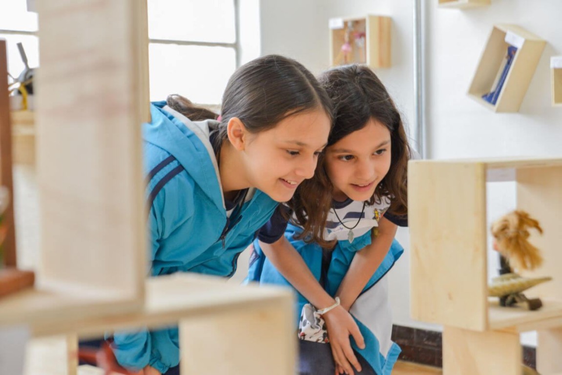 Mostra Scofinamenti – Atravessar Fronteiras: Encontros com sujeitos vivos/paisagens digitais