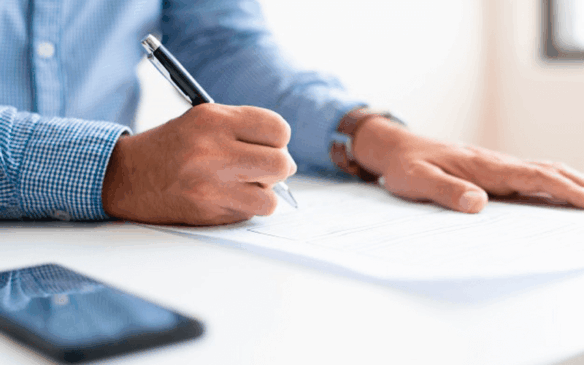 Inscrições podem ser realizadas nas escolas municipais ou estaduais e em postos do Poupatempo. (Foto: katemangostar) Inscrições podem ser realizadas nas escolas municipais ou estaduais e em postos do Poupatempo. (Foto: katemangostar)