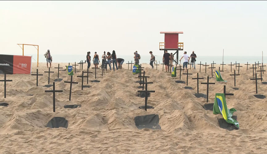 ONG Rio de Paz presta homenagem às vítimas da Covid-19 no Rio. Foto: Reprodução/CNN)