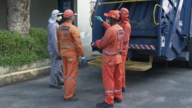 Garis recuperaram dinheiro jogado no lixo