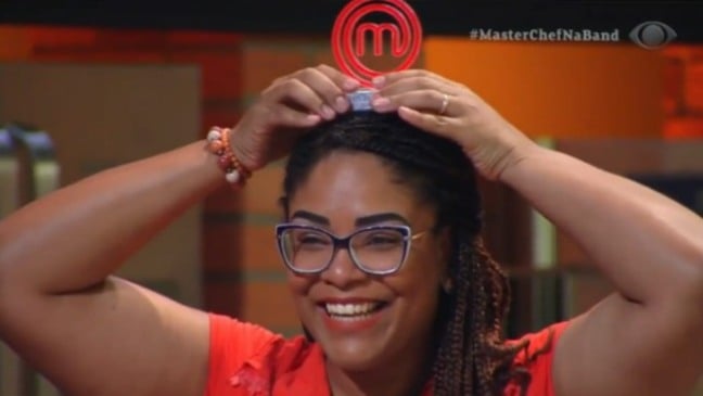 Dayanna com o troféu após vencer o Masterchef Brasil Dayanna com o troféu após vencer o Masterchef Brasil