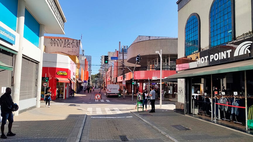 Comércio de Jundiaí volta a funcionar com restrições. (Foto: Tribuna de Jundiaí)