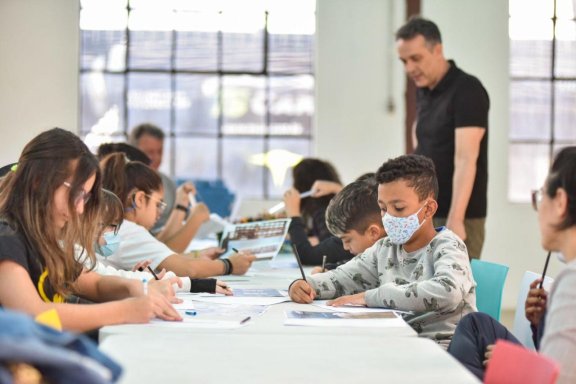 Crianças do comitê dão sugestões após visita ao Espaço Expressa
 (Foto: Prefeitura de Jundiaí)
