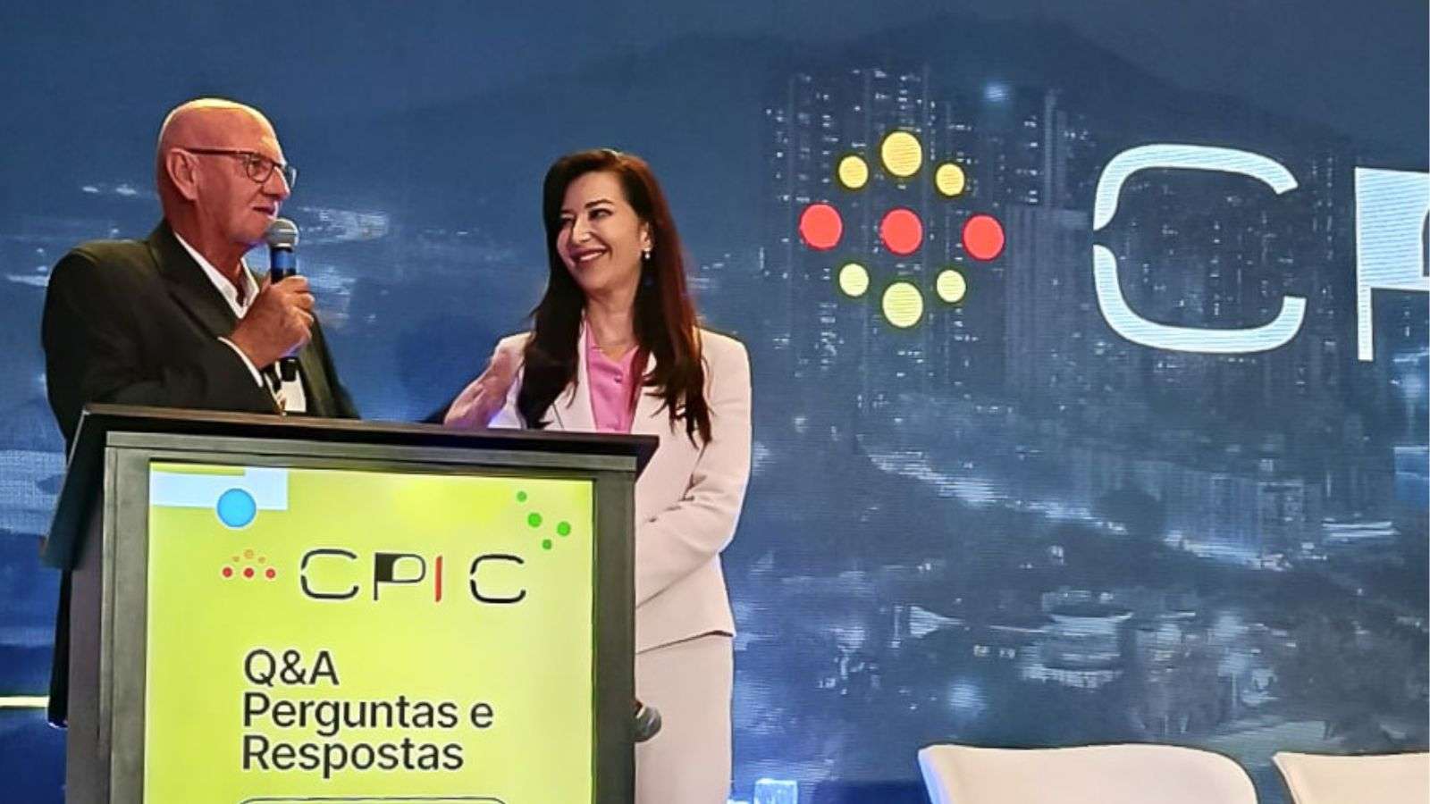 O anúncio foi feito pelo diretor de Iluminação Pública, Carlos Bocci.