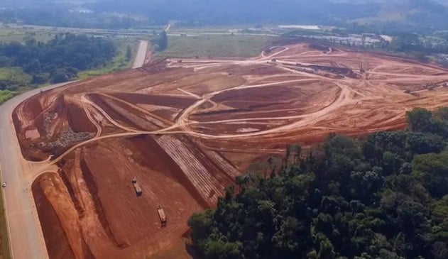 Foto de terraplanagem em área de Itupeva