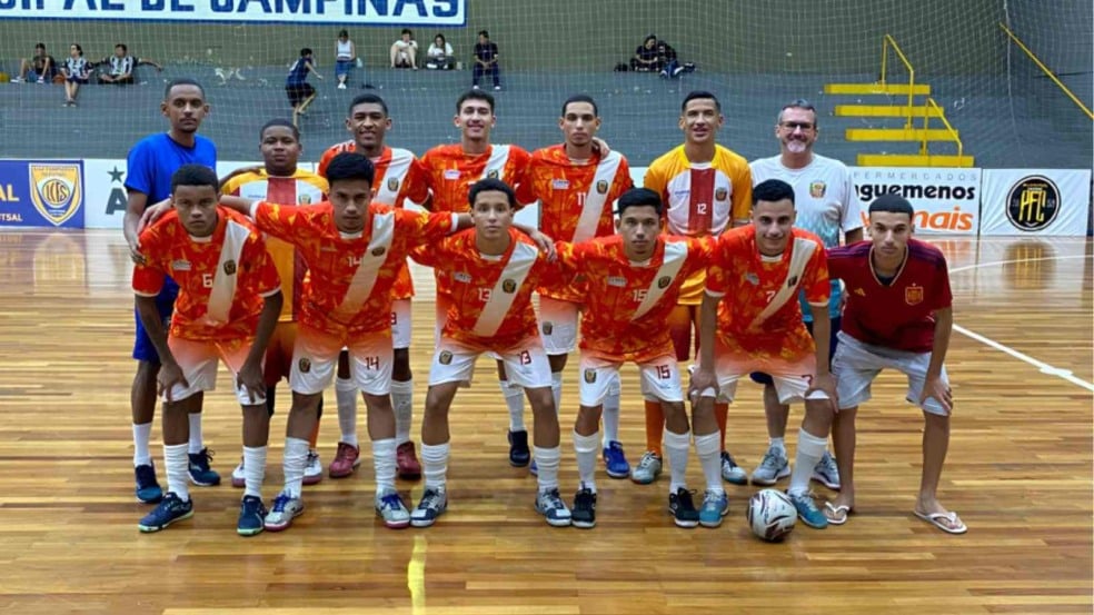 Jogadores do time de futsal de Itupeva