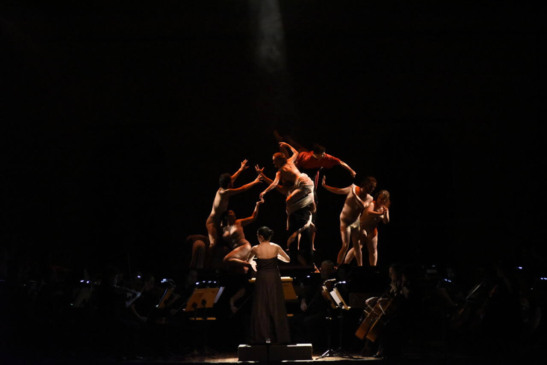 “Clássicos em Movimento Natal 2022” irá reunir os corpos artísticos para comemorar os aniversários do Teatro e da cidade