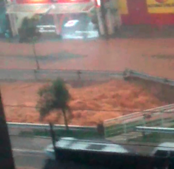 Córrego do Bertioga alagado. (Foto: Divulgação)