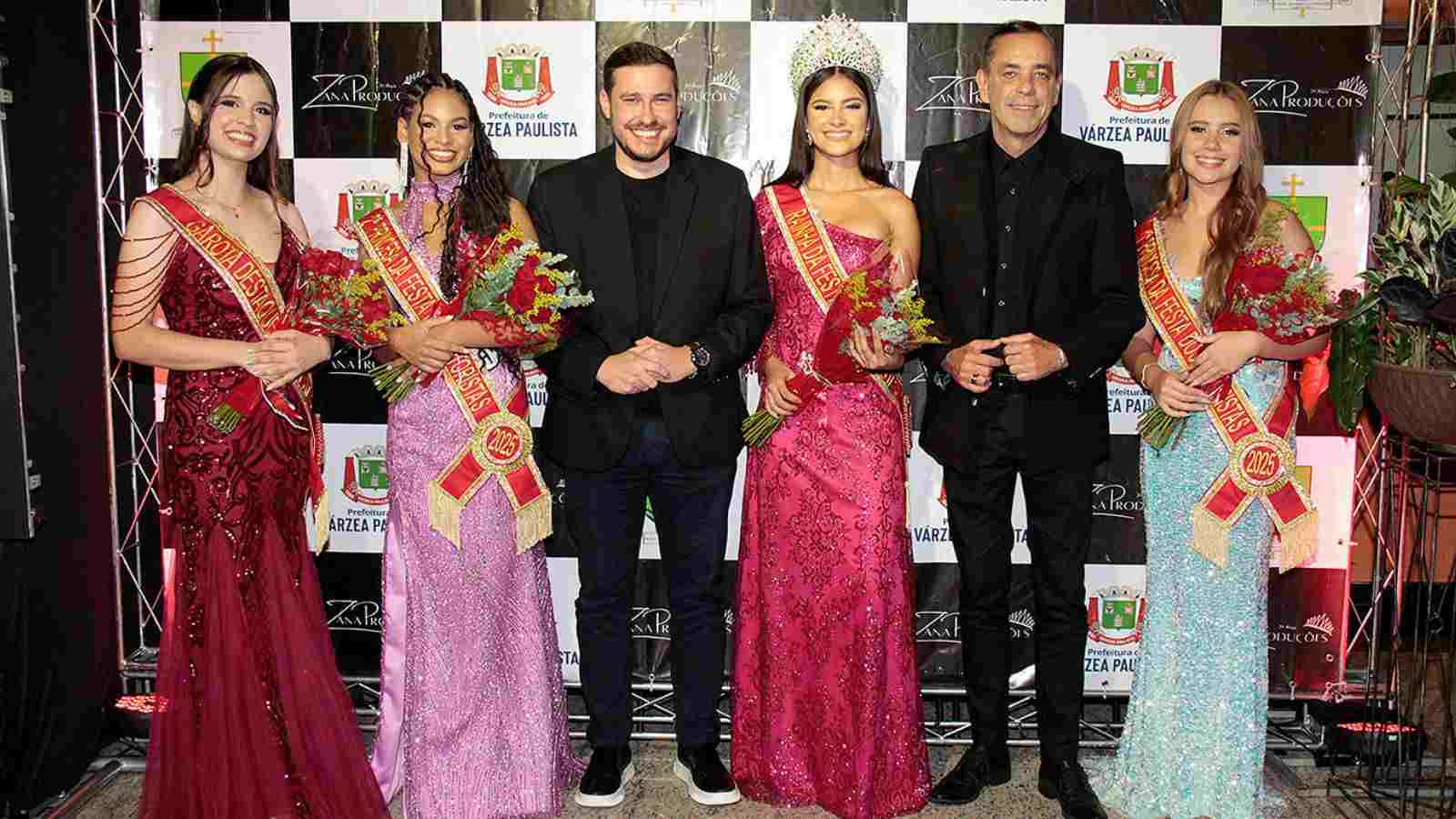 Corte e autoridades de Várzea Paulista.