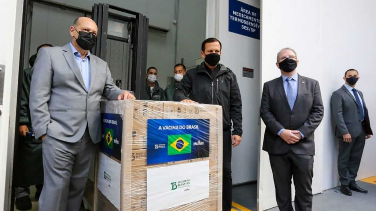 Entrega das doses da Coronavac ao PNI