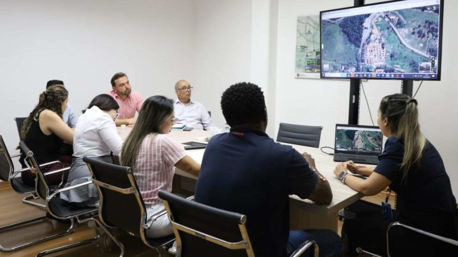 Reunião com autoridades de Itupeva e CPFL.