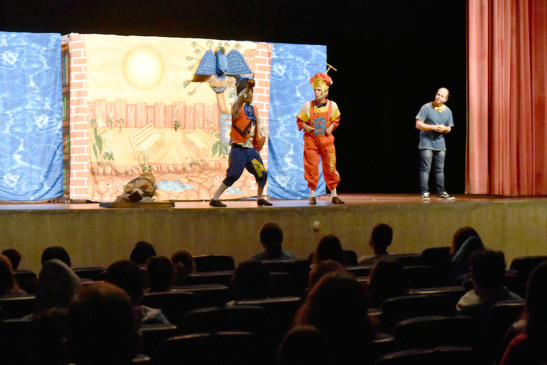 Crianças da rede municipal de Jundiaí assistem espetáculo sobre consumo de água