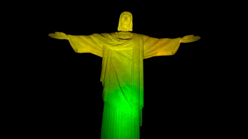 Cristo Redentor homenageia Pelé. (Foto: Divulgação)