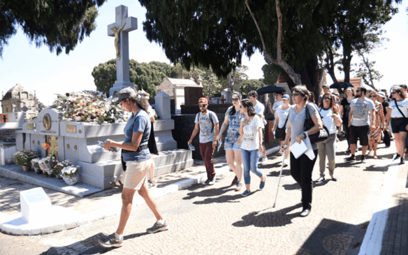 Jundiaienses visitam cemitério e descobrem sobre a história da cidade e das personalidades que aqui viveram. (Foto: Reprodução/Prefeitura Municipal de Jundiaí)