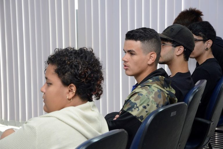 curso-da-UGADS-linguagem-de-programação-python-alunos