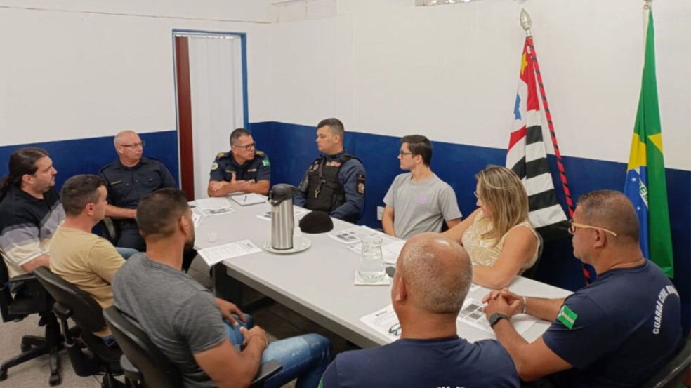 Reunião em Várzea Paulista.