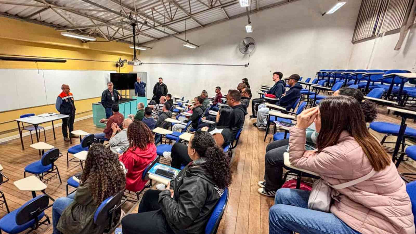 Primeira aula do curso técnico de defesa civil em Jundiaí.