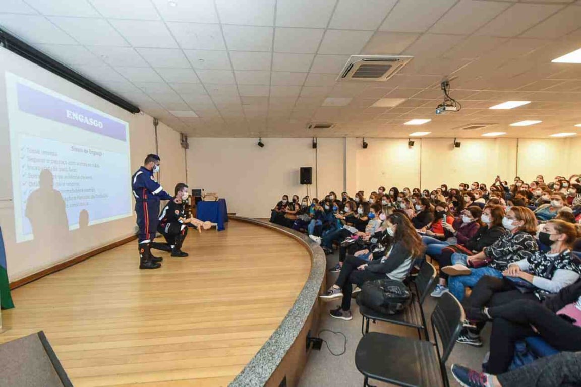 Educadores conheceram manobras para primeiros socorros Educadores conheceram manobras para primeiros socorros