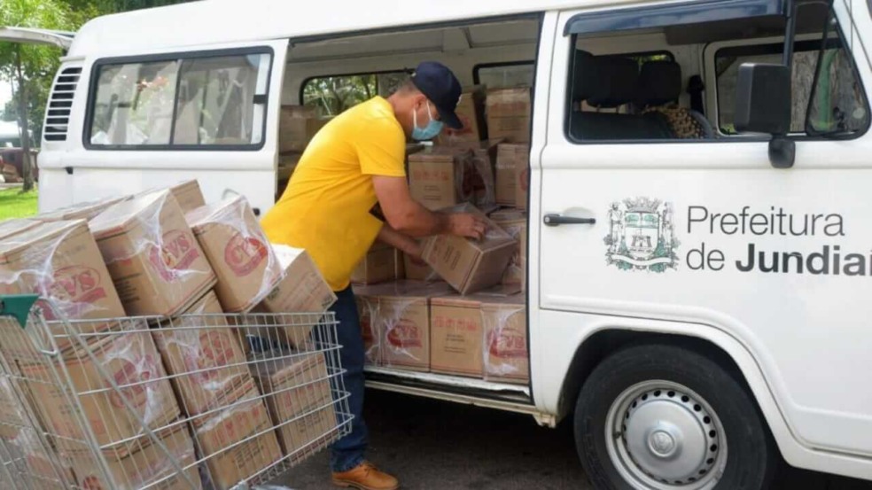 Dentista reúne vizinhos para doação de alimentos em Jundiaí Dentista reúne vizinhos para doação de alimentos em Jundiaí