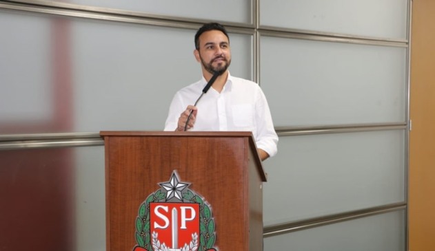 Deputado Alexandre Pereira questiona Estado sobre envio de testes de covid-19 para o AUJ