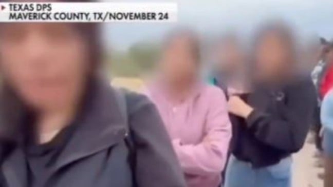 Imigrantes sendo deportados após decisão do trump.